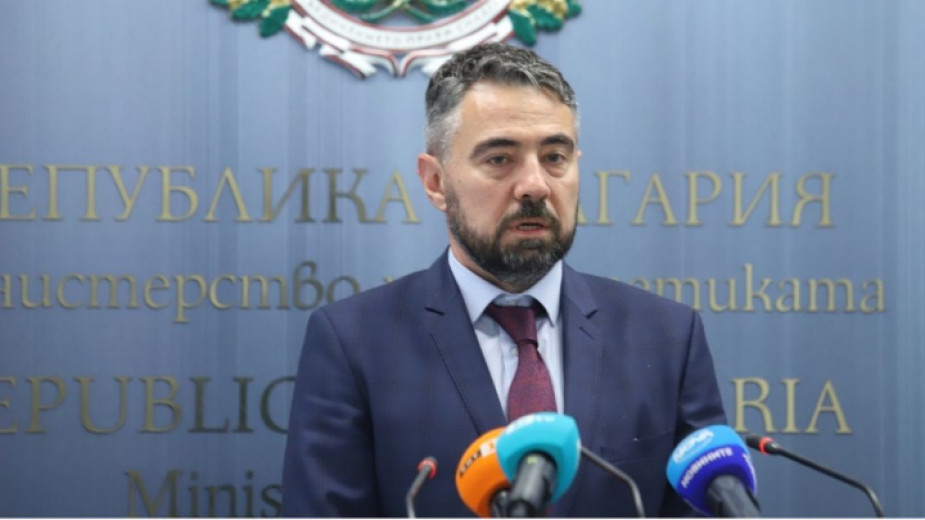 Служебният министър на енергетиката Андрей Живков поиска от Българския енергиен