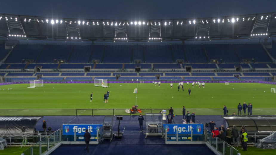 Италианските власти планират да отворят стадионите на 100% през март.