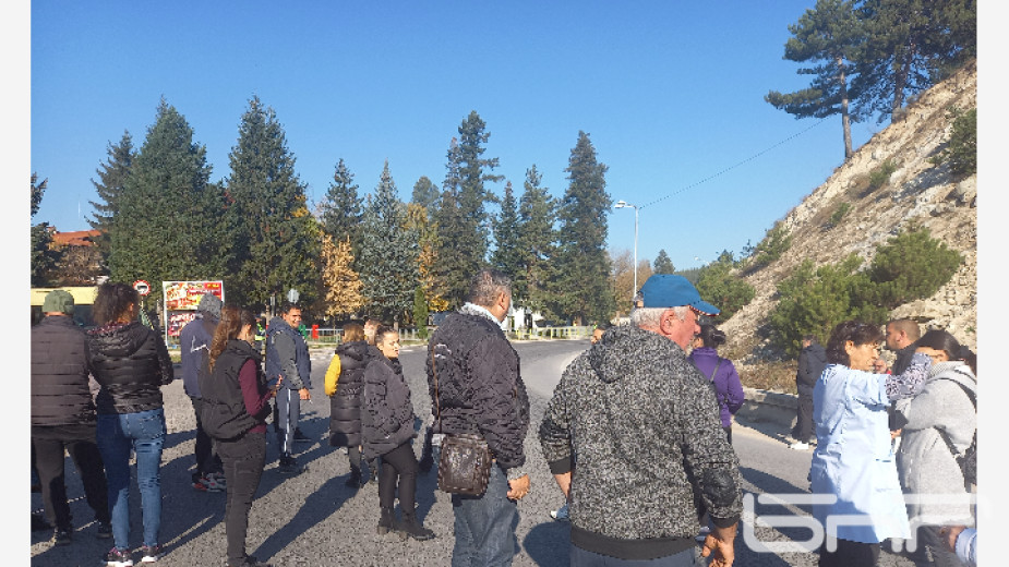 Διαμαρτυρία: Οι κάτοικοι του Dobrinishte έκλεισαν τον κεντρικό δρόμο προς τον Gotse Delchev