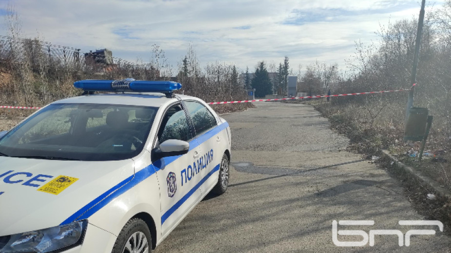 Полицията в Сливен издирва неизвестен за сега мъж, който снощи