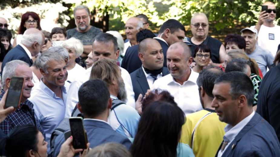 Президентът Румен Радев посети Нова Загора в късния следобед днес,