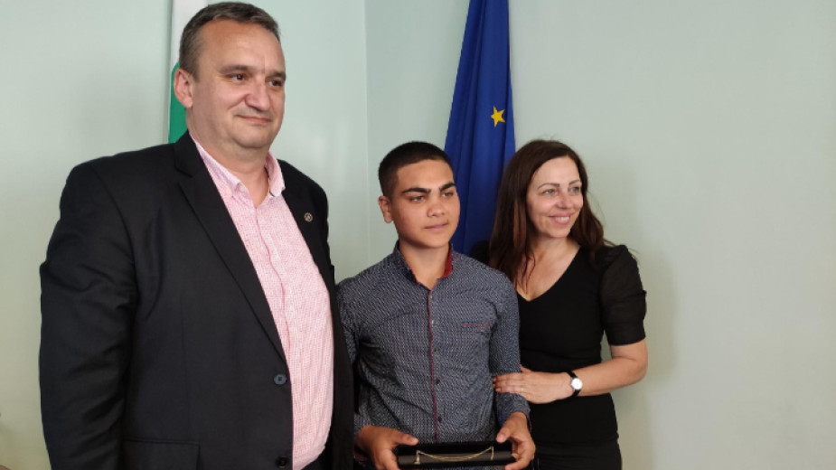 Наградата Златно сърце“ на Регионалното управление на образованието Сливен бе