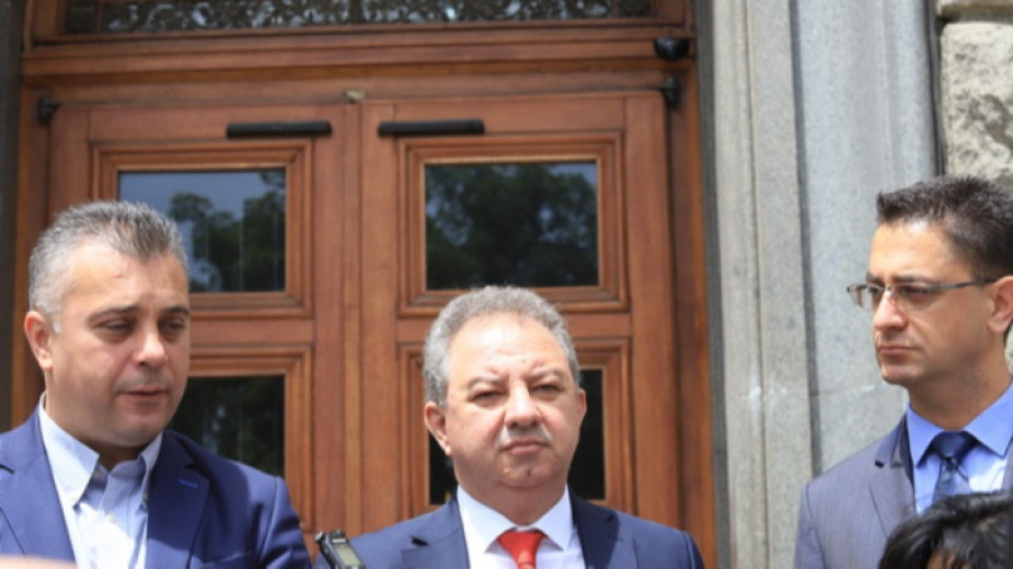 Патриотите излизат на протест пред централата на Движението за права