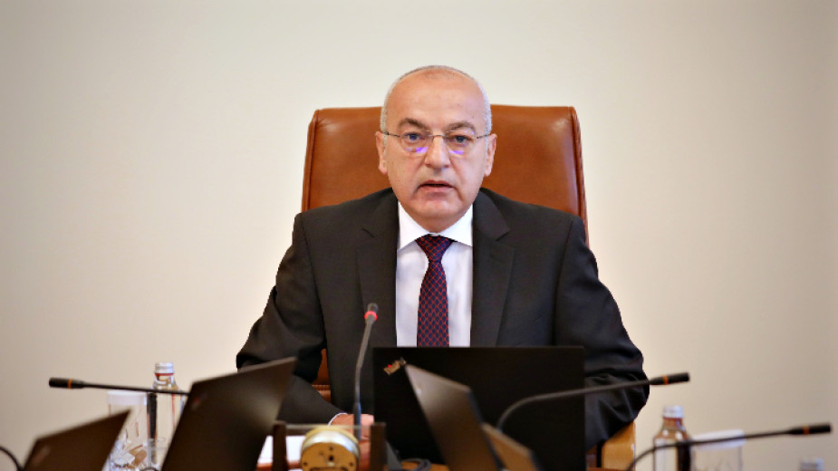 Служебният министър-председател Гълъб Донев разпредели между вицепремиерите функциите по координация