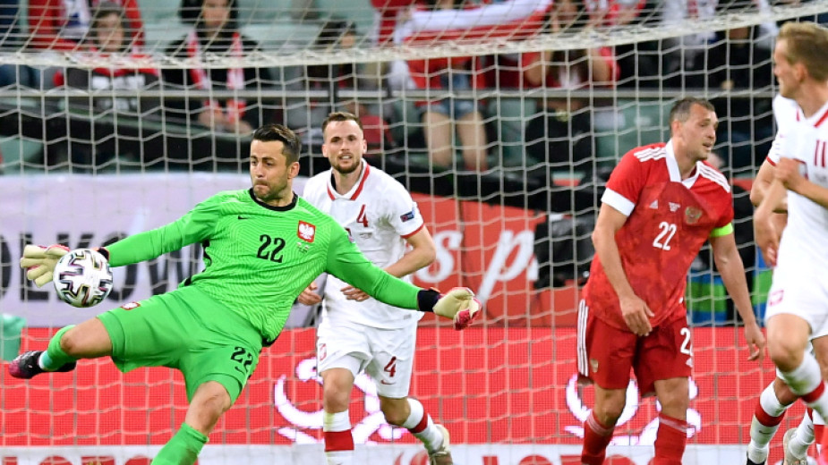 Отборите на Полша и Русия завършиха 1:1 в контролна футболна
