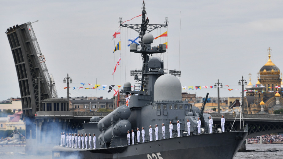 Русия обяви, че ще проведе мащабни военноморски учения в Атлантическия