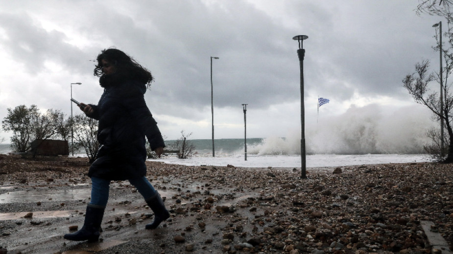 Συνεχίζεται η κακοκαιρία στην Ελλάδα με ισχυρές βροχές και θαλάσσιες καταιγίδες