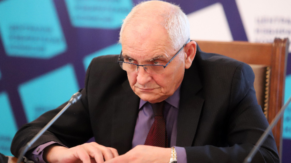 Говорителят на Централната избирателна комисия Димитър Димитров очаква огромно напрежение,