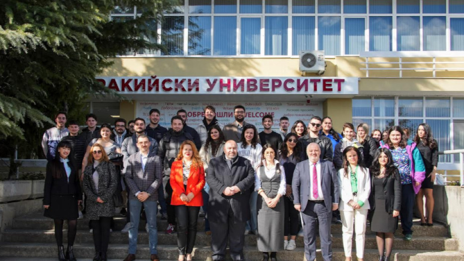 Ambassador Liberopoulos (C) visited Trace University in Stara Zagora last week.