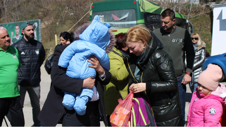 2,9 милиона от бежанците от Украйна, приети в съседни страни,