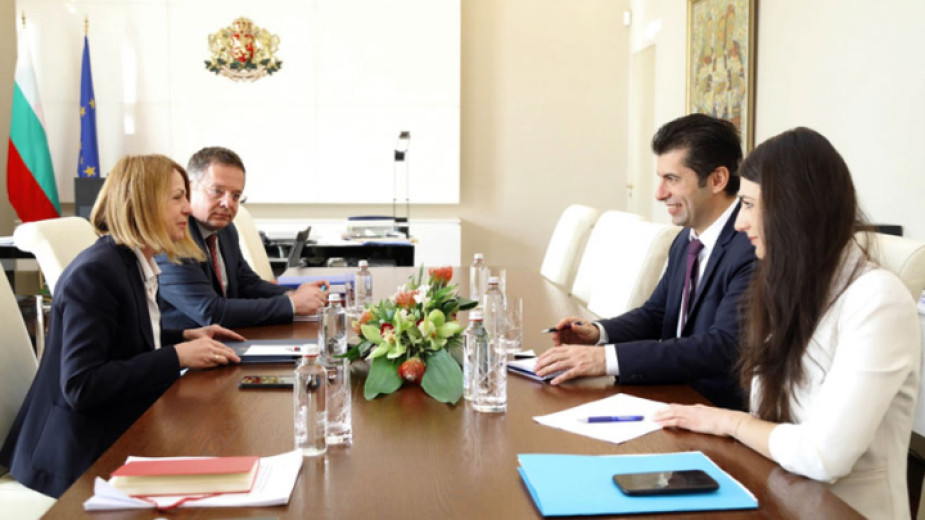 Министър-председателят Кирил Петков проведе среща с кмета на София Йорданка