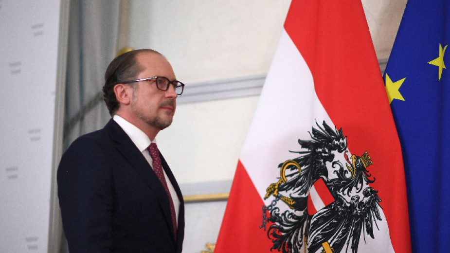 Новият австрийски канцлер Александер Шаленберг представи в парламента правителствената програма. Австрия
