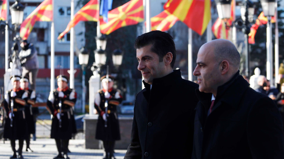 В Скопие се провеждат първите разговори на българския премиер Кирил