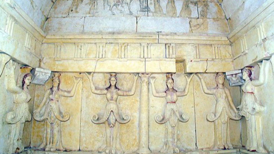 Тракийската гробница край с. Свещари, която е паметник от списъка