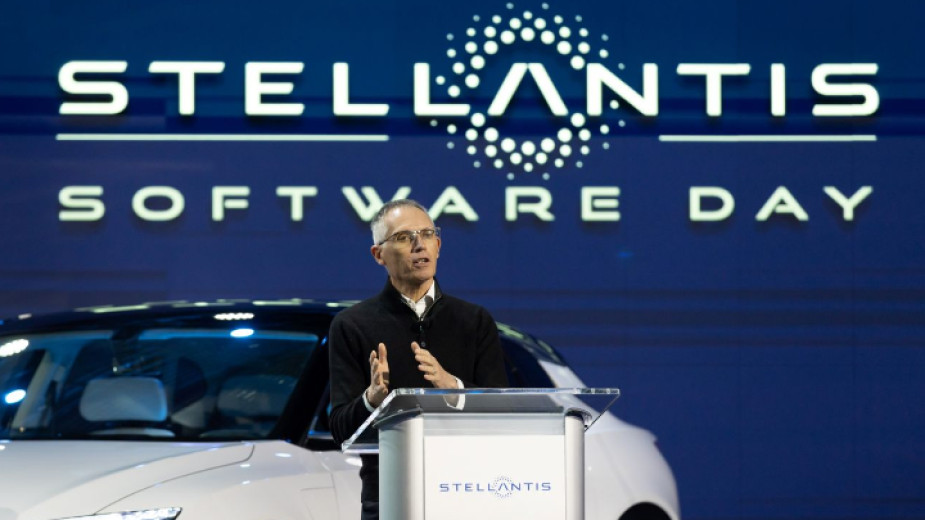 Технологичният гигант Amazon и голямата автомобилна групировка Stellantis N.V. обявиха
