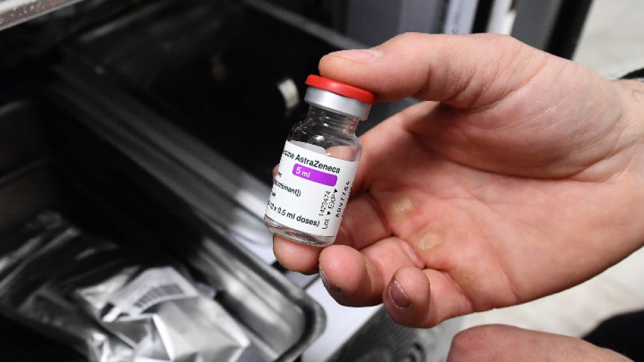 Двеста дози от ваксината на Астра Зенека“ ще бъдат бракувани