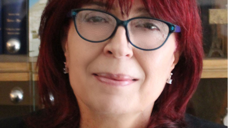 Проф. Анна Чолева