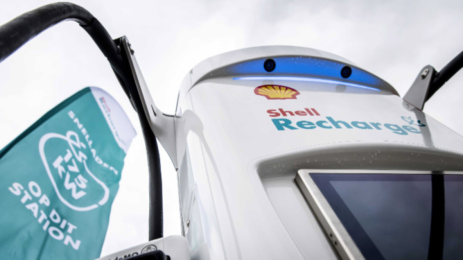 Нидерландското правителство обяви, че ще намали данъците върху бензиновите и
