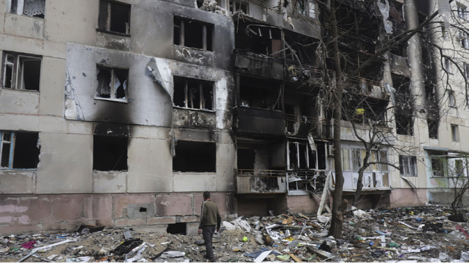12 са ранените  при руски удар срещу жилищен блок и