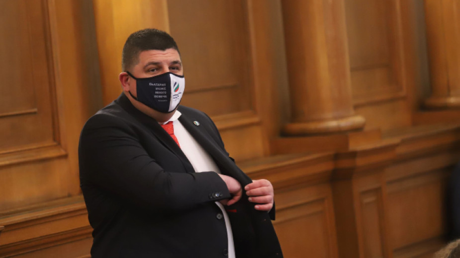 Депутатът от Демократична България Ивайло Мирчев опроверга твърдения на лидера