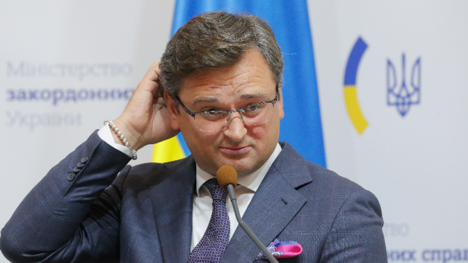 Украинският външен министър Дмитро Кулеба заяви днес, че е разговарял