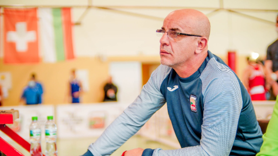 Треньорът Борислав Бояджиев.