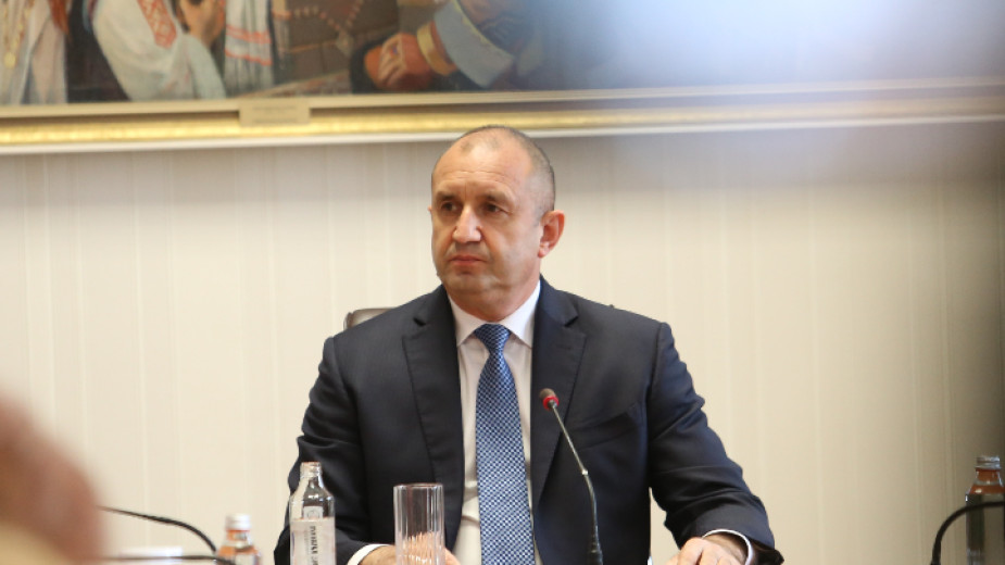 Президентът Румен Радев коментира днес промените в ръководството на Булгаргаз. Според