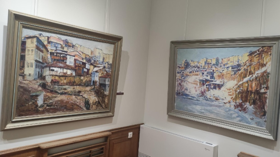 С три експозиции, показващи 250 рисунки и платна на Борис