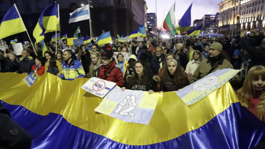 Как българските медии отразиха шествието в подкрепа за Украйна, защо