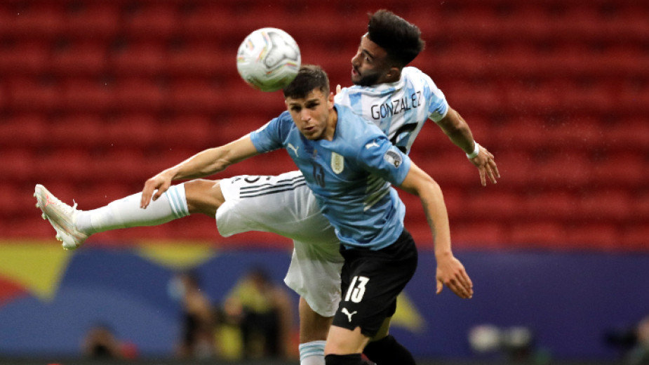Отборът на Аржентина записа първа победа на футболния турнир Копа