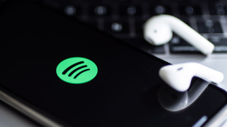 Шведската компания за стрийминг на музика Spotify спира услугите си