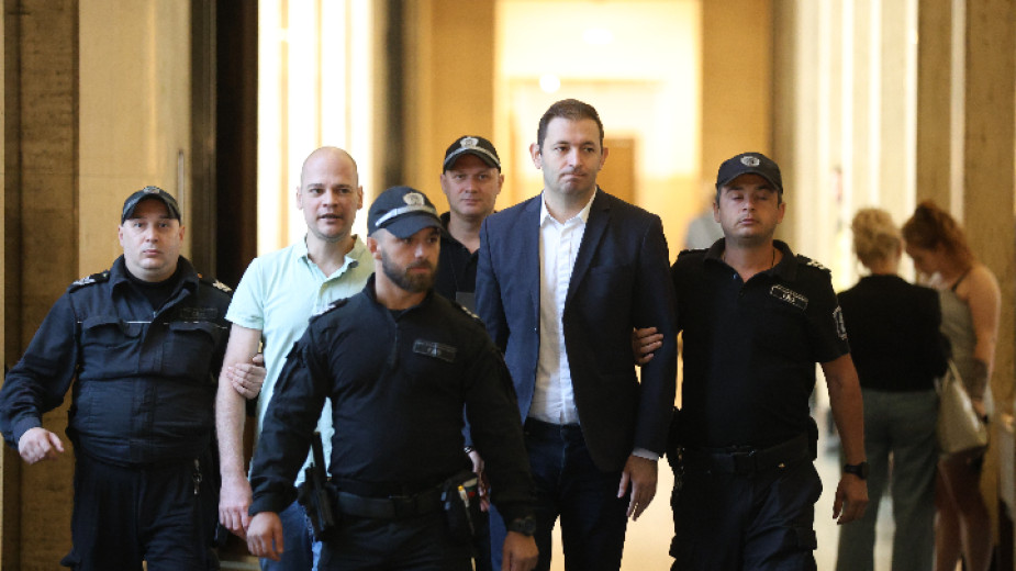 Софийският апелативен съд разглежда мярката за неотклонение на бившия зам.-кмет на София Никола Барбутов и бизнесмена Петър Рафаилов, 18 септември 2025 г.