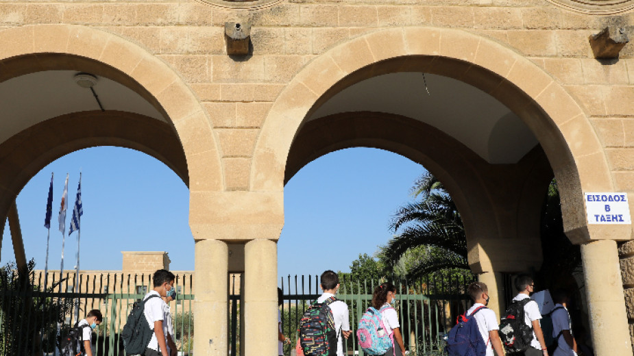 В училищата в Кипър започва нова, активна политика за по-ефективна