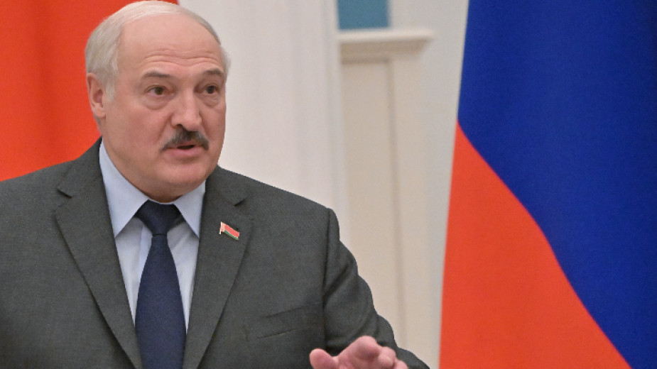 Френският президент Еманюел Макрон и президентът на Беларус Александър Лукашенко