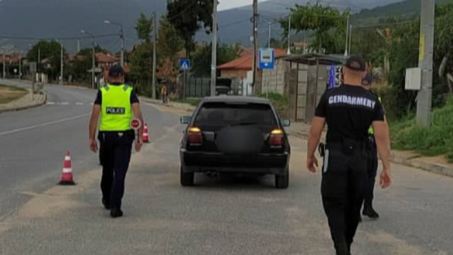 Специализирана полицейска операция в населени места от Община Карлово провеждат