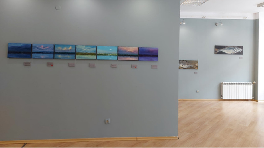 Усещане за река“ е новата изложба в галерия-книжарница София-прес“, в