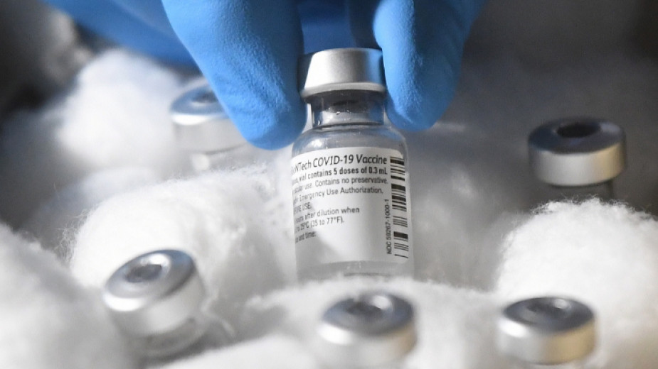Препоръка за поставянето на четвърта доза ваксина срещу Covid-19 обмислят