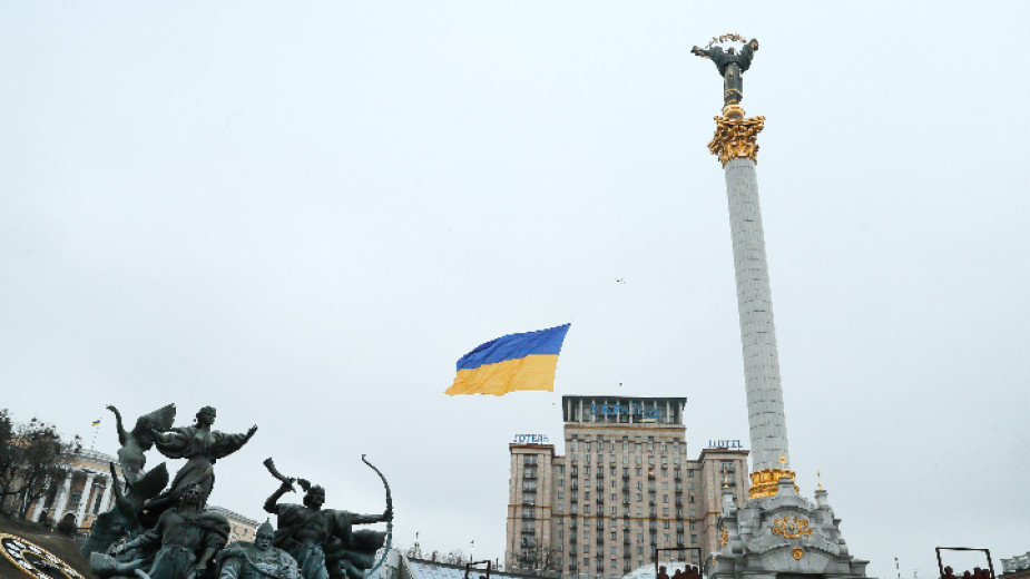 В Украйна днес е обявен Ден на единство - символично