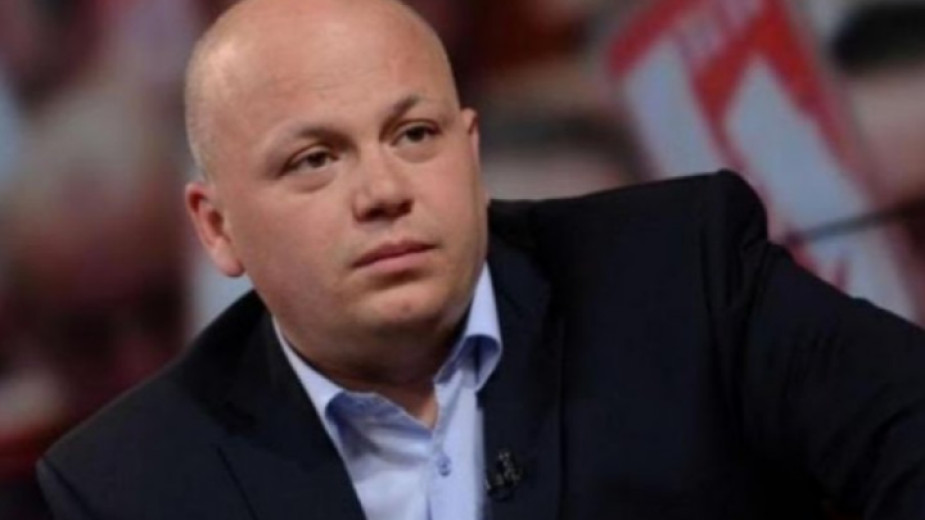 Александър Симов: Нормалният политик не трябва да мисли как да отиде да ...
