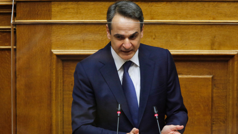 Гръцкият премиер Кириакос Мицотакис съобщи, че е дал положителна проба