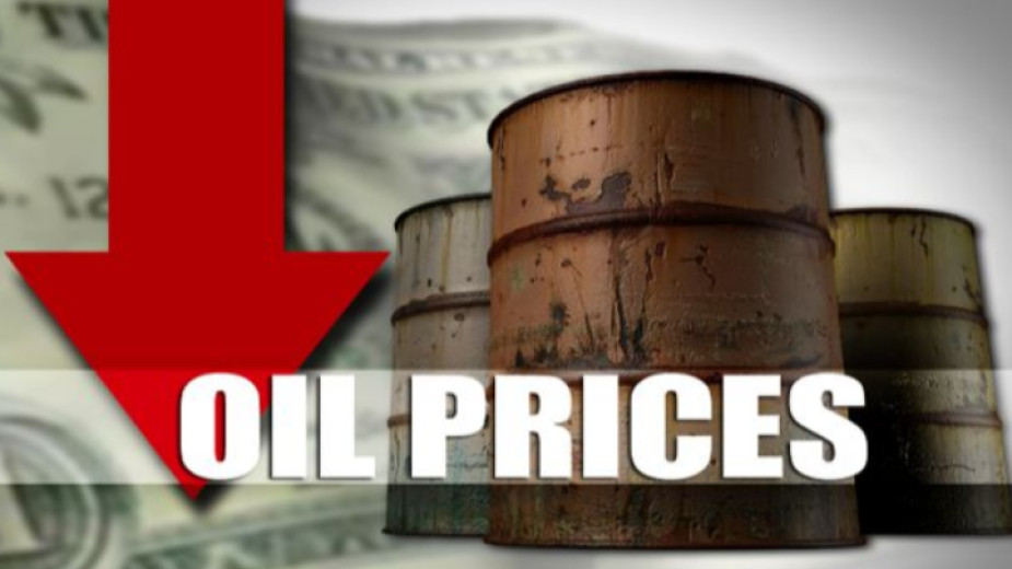 Петролът поевтинява с 5% по време на търговията в понеделник