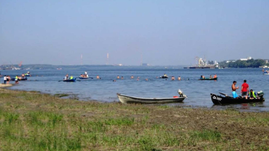 Над 100 участника се включиха в 63-ото преплуване на Дунав