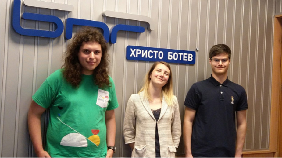 Явор Йорданов и Костадин Чучулайн са сред учениците с най-добри резултати от многобройни
