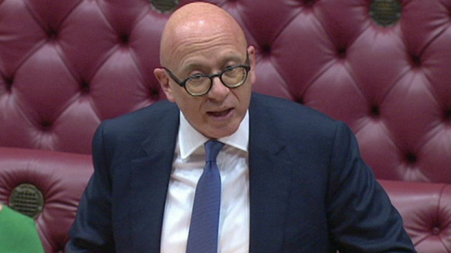 Британският заместник-министър на правосъдието лорд Дейвид Уулфсън подаде оставка по