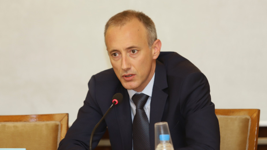 Министърът на образованието и науката Красимир Вълчев издаде днес заповед