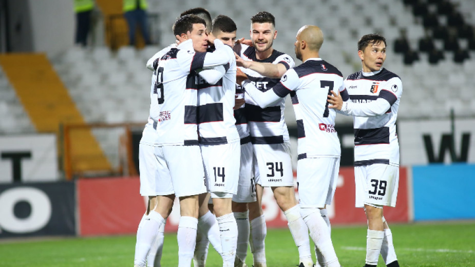 Локомотив (Пловдив) направи важна крачка в борбата за второто място