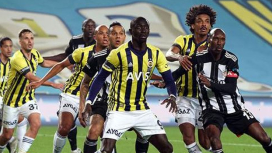 Трите най-титулувани отбора в Турция са в свирепа надпревара за