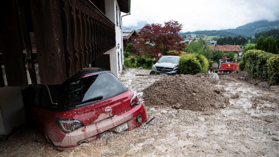 Загиналите при наводненията в Западна Европа достигнаха най-малко 184 души,