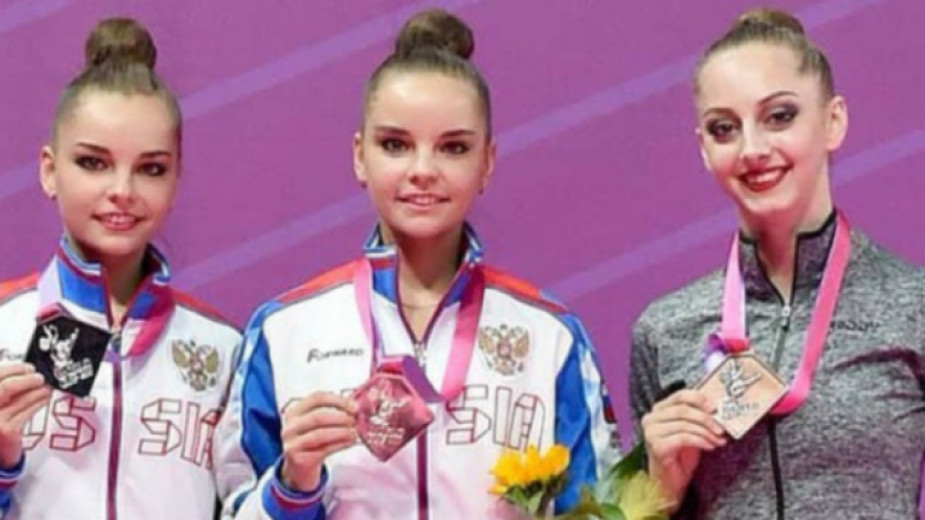 Руските гимнастички Дина и Арина Аверини се оттгелят от спорта.