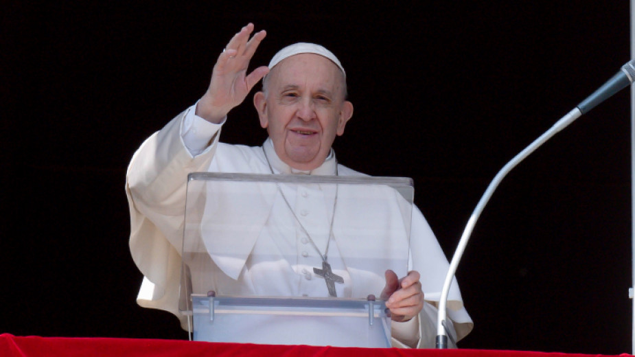 Войната е лудост, заяви папа Франциск по време на неделната